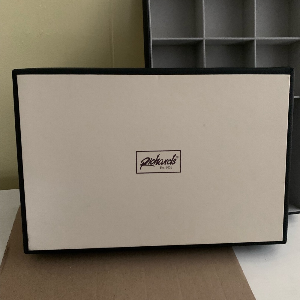 Organizer - Picture 2 of 3